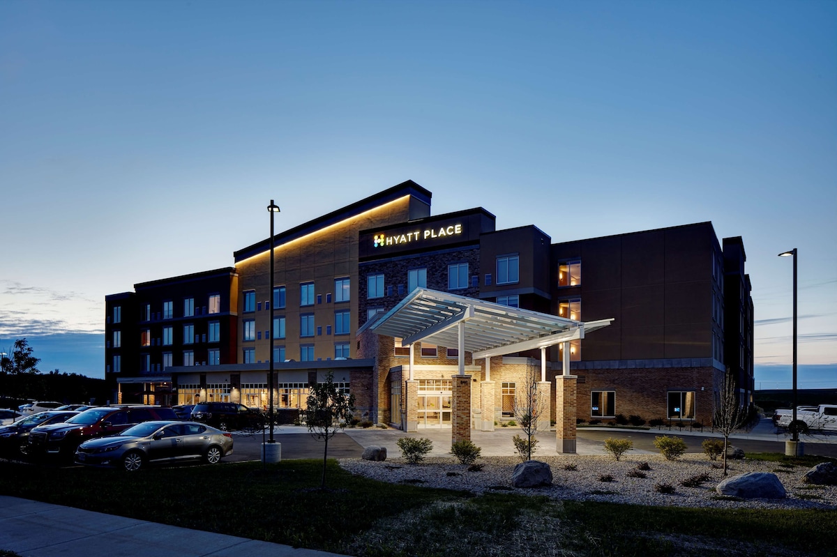 Hyatt Place Madison / Verona - Photo 1