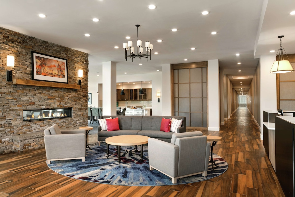 Homewood Suites by Hilton Worcester - Photo 1