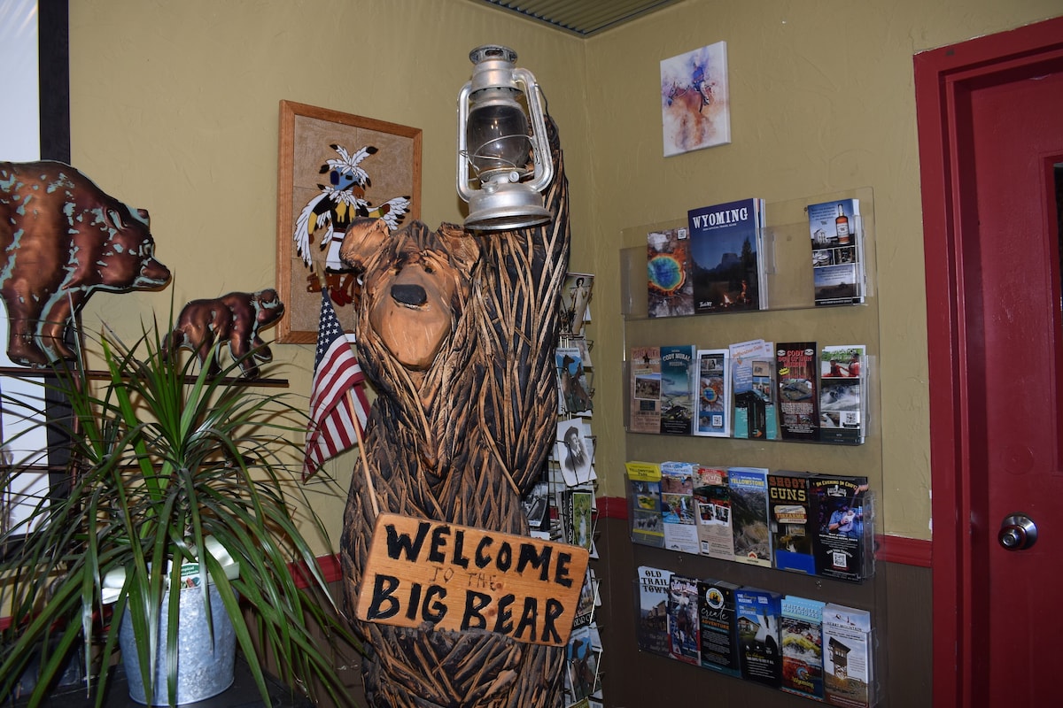 Big Bear Motel - Photo 1