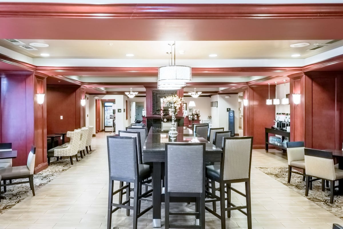 Hampton Inn Montgomery-South-Airport - Photo 1