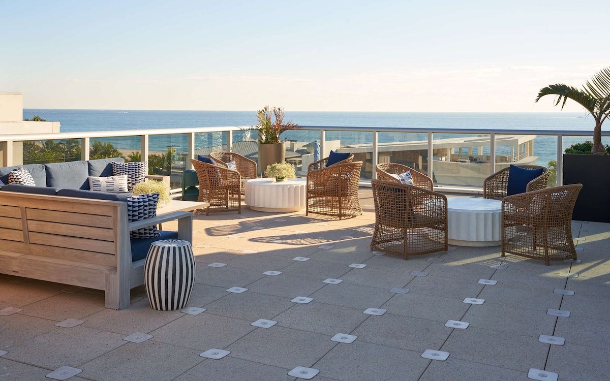 Home2 Suites by Hilton Pompano Beach Pier - Photo 1