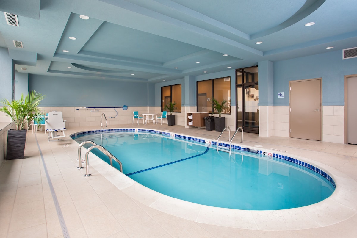 Holiday Inn Express Springfield Downtown By IHG - Photo 1