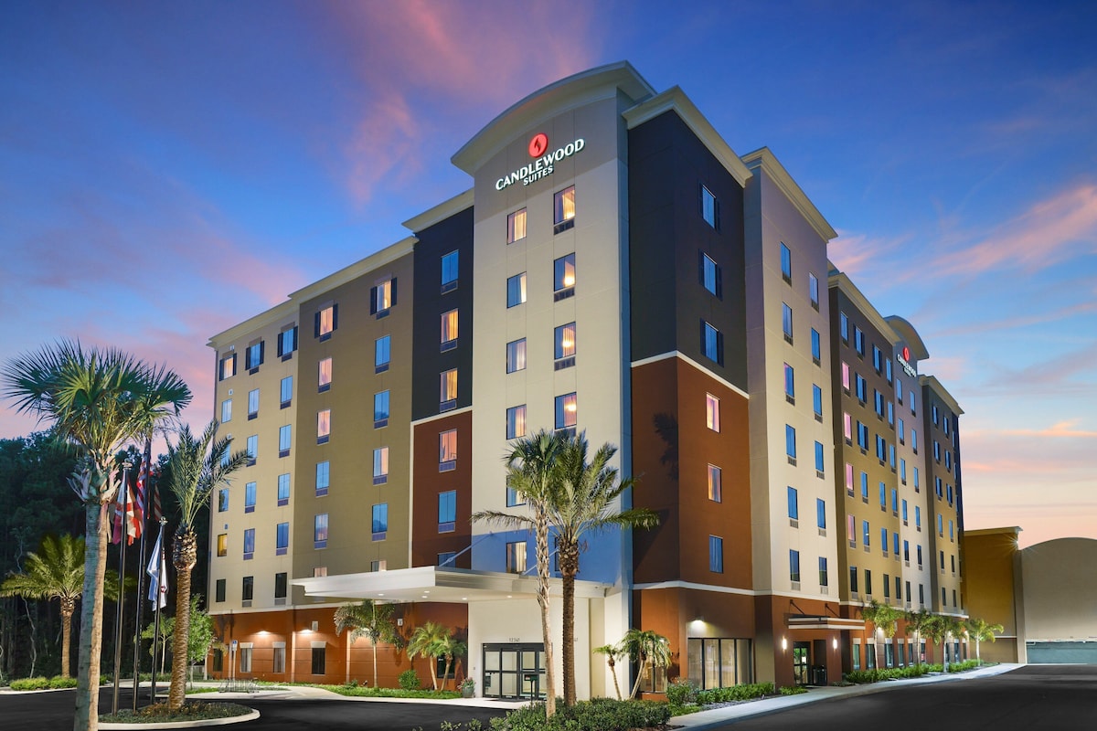 Candlewood Suites Orlando - Lake Buena Vista by IHG - Photo 1
