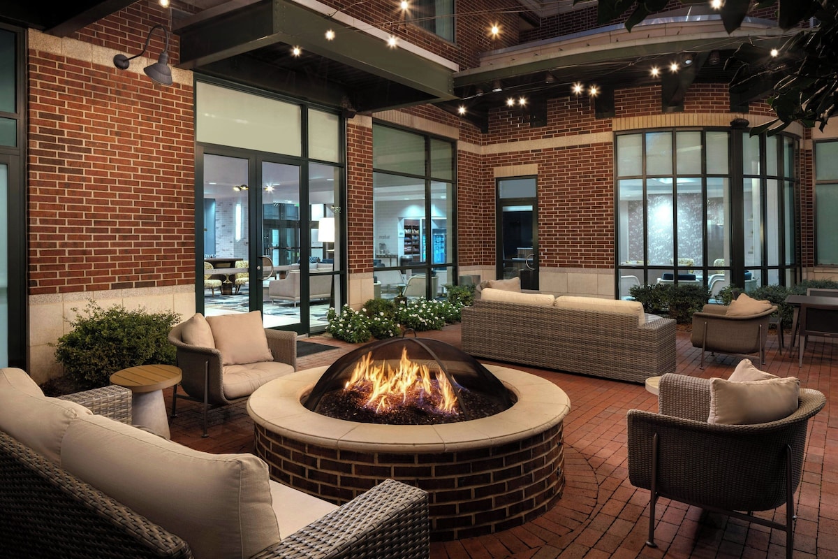 Courtyard by Marriott Little Rock Downtown - Photo 1