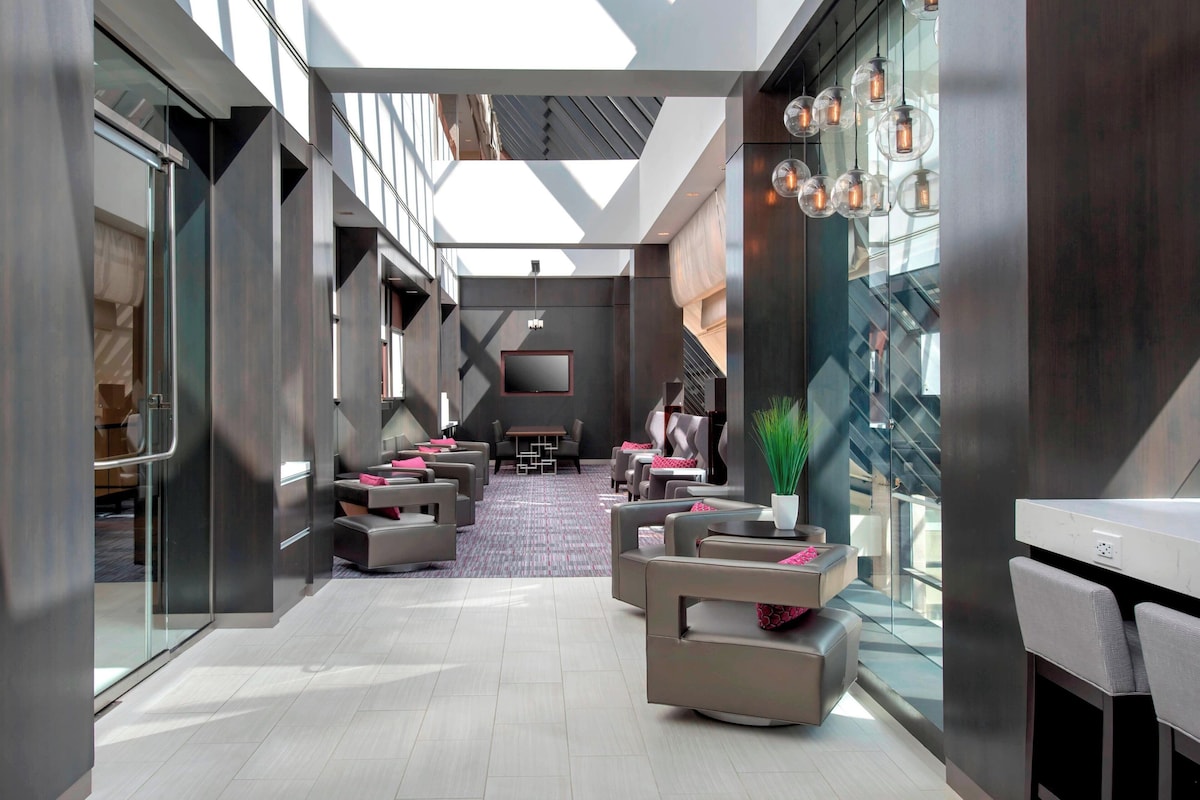 Boston Marriott Cambridge - Photo 1