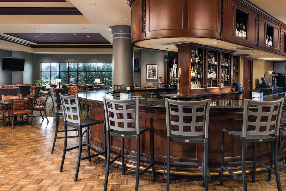 Renaissance Tulsa Hotel & Convention Center - Photo 1