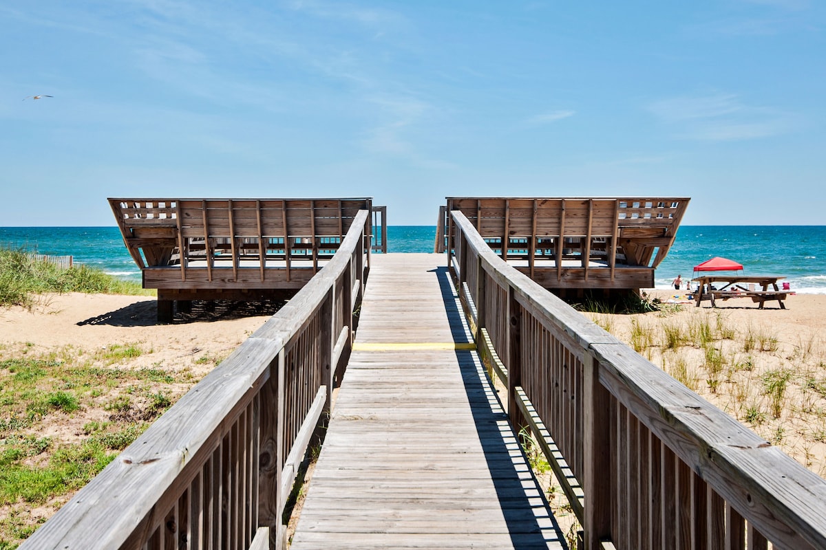 John Yancey Oceanfront Inn - Photo 1