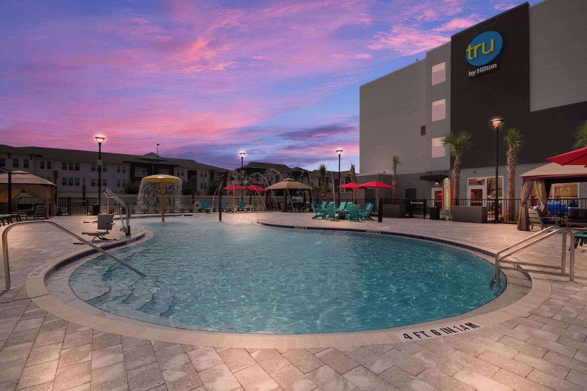 Tru by Hilton Destin - Photo 1