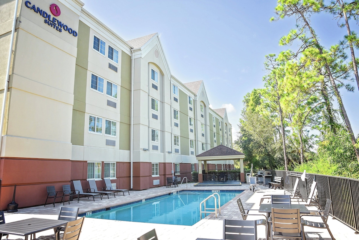 Candlewood Suites Ft Myers I-75 By IHG - Photo 1