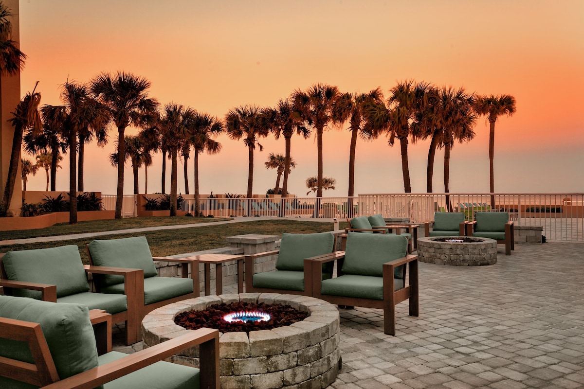 Holiday Inn & Suites Daytona Beach on the Ocean by IHG - Photo 1