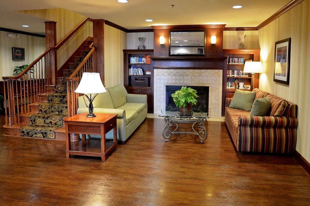 Country Inn & Suites by Radisson, Knoxville at Cedar Bluff, TN - Photo 1