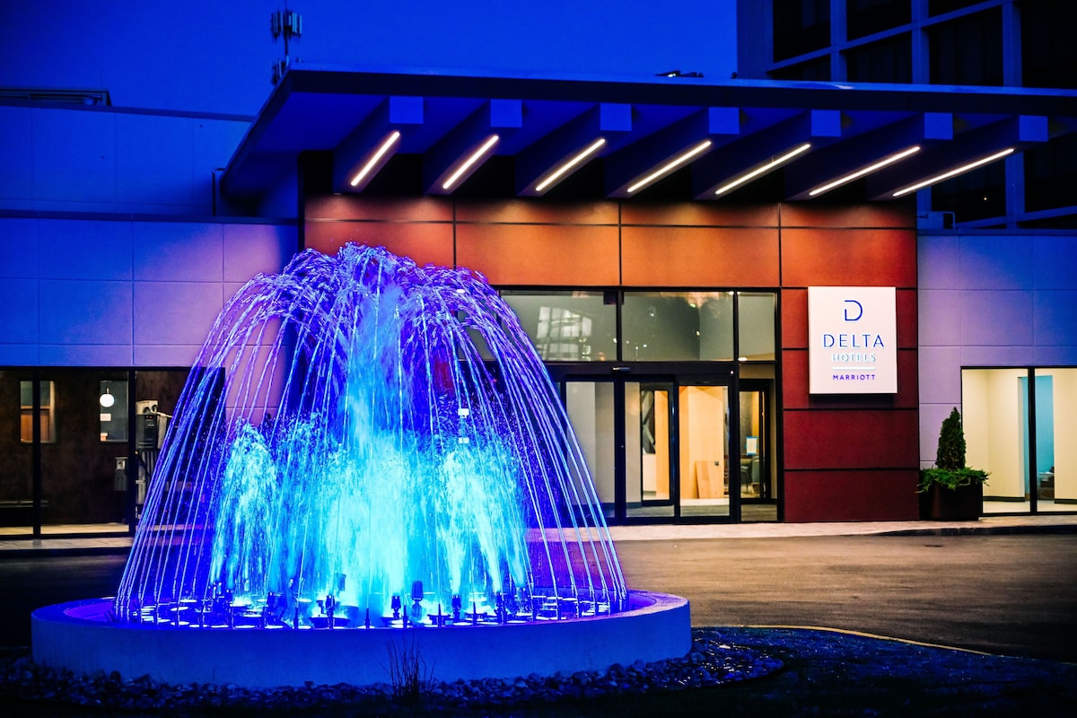 Delta Hotels Marriott Cincinnati Sharonville - Photo 1