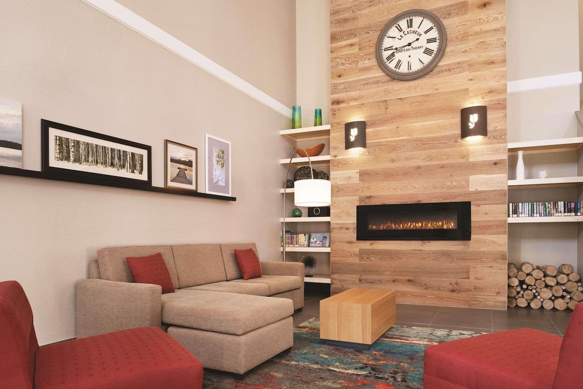 Country Inn & Suites by Radisson, Madison Southwest, WI - Photo 1