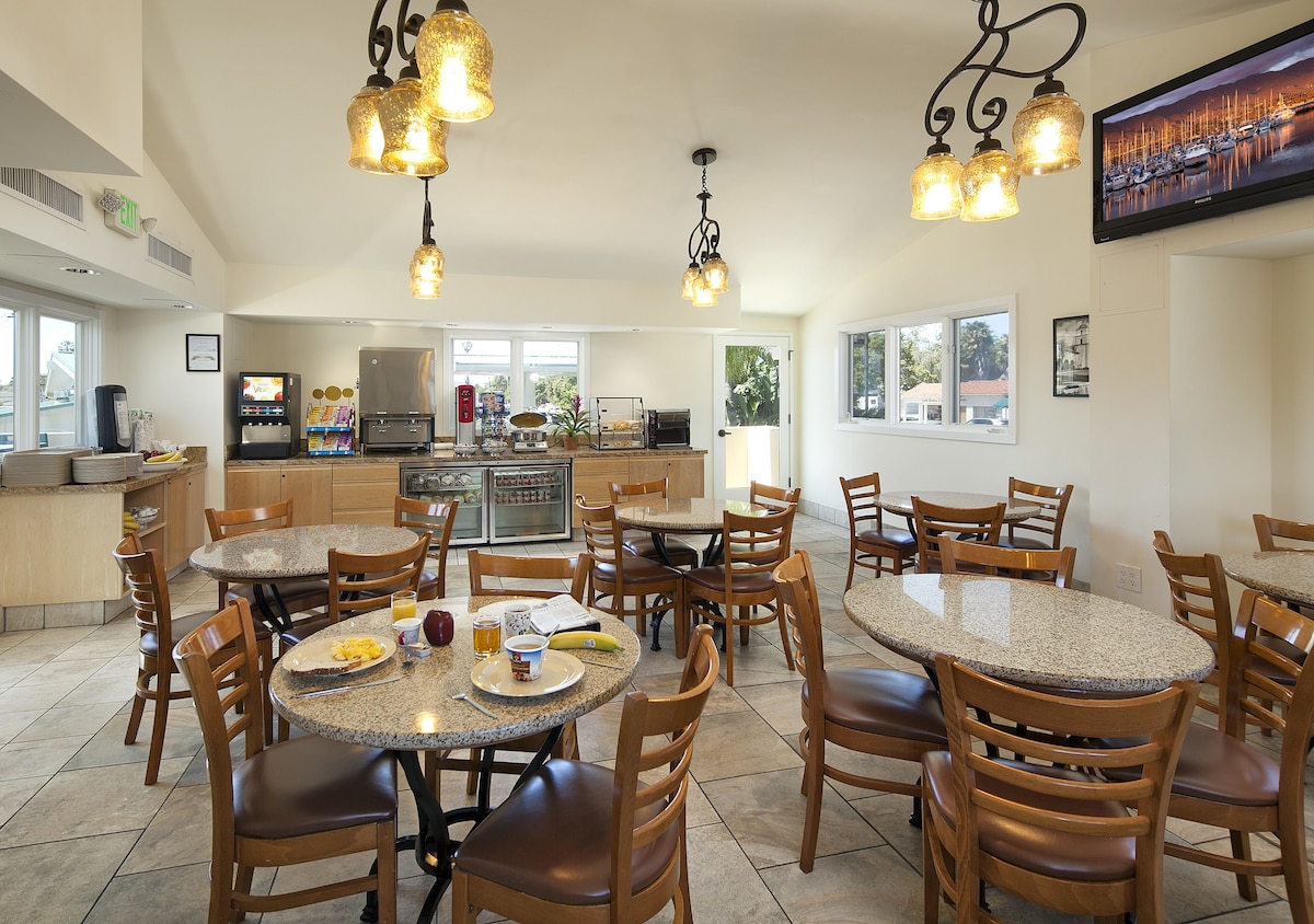 Sandpiper Lodge - Photo 1