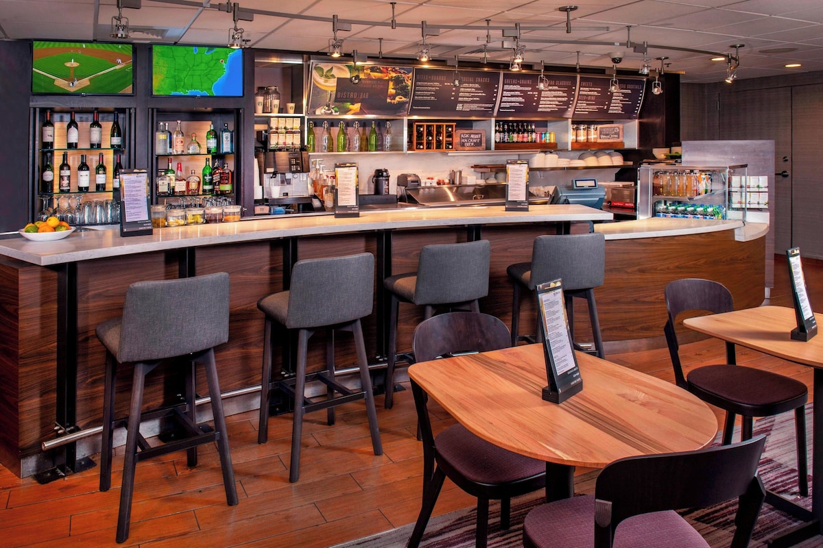 Courtyard by Marriott Wilmington Downtown - Photo 1