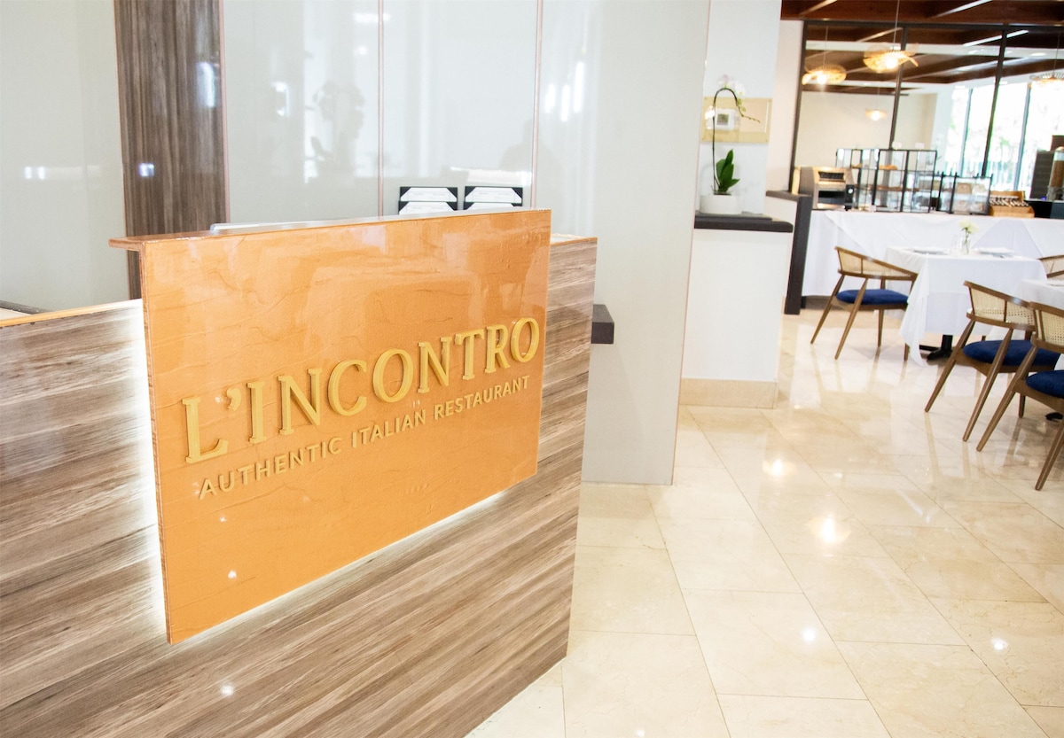 Regency Miami Airport by Sonesta - Photo 1