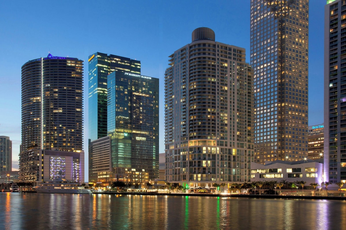 JW Marriott Marquis Miami - Photo 1