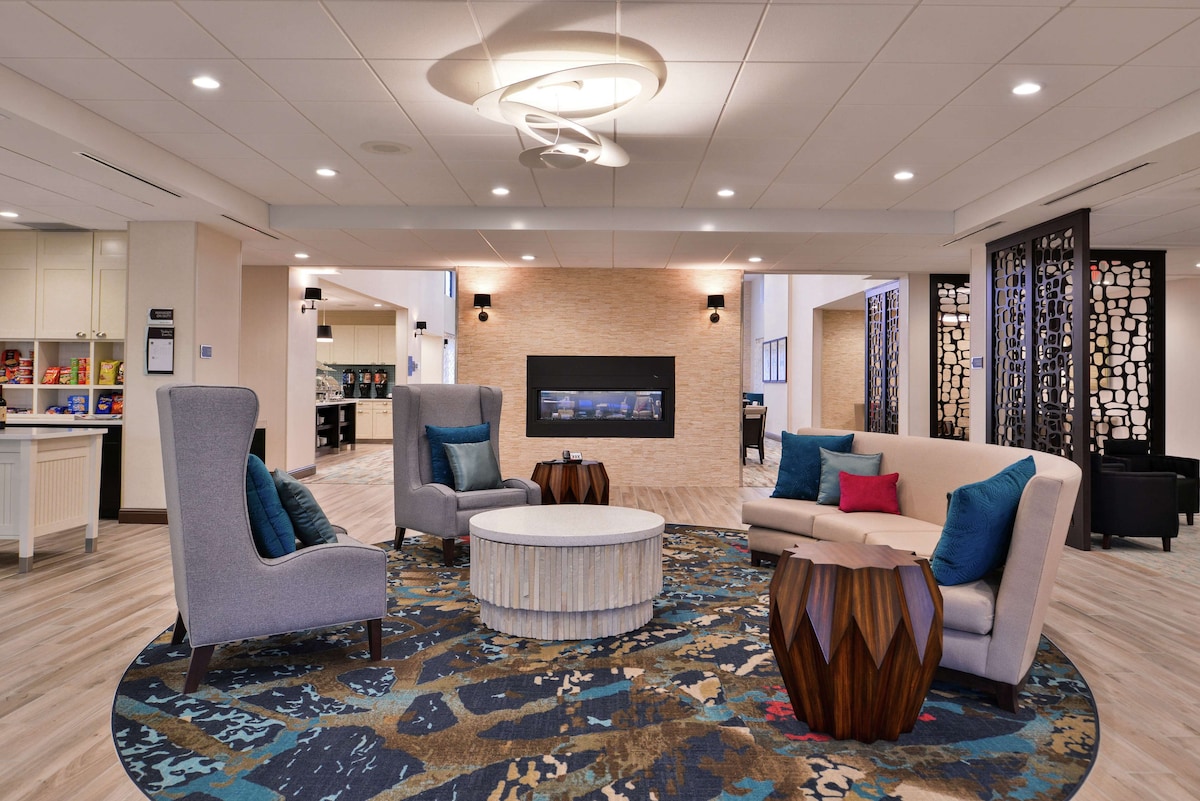 Homewood Suites By Hilton Des Moines Airport - Photo 1