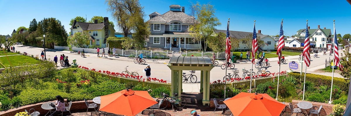 Inn on Mackinac - Photo 1
