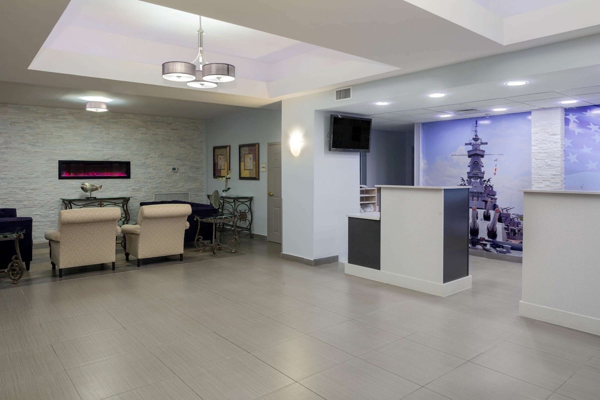 La Quinta Inn & Suites by Wyndham Mobile - Daphne - Photo 1
