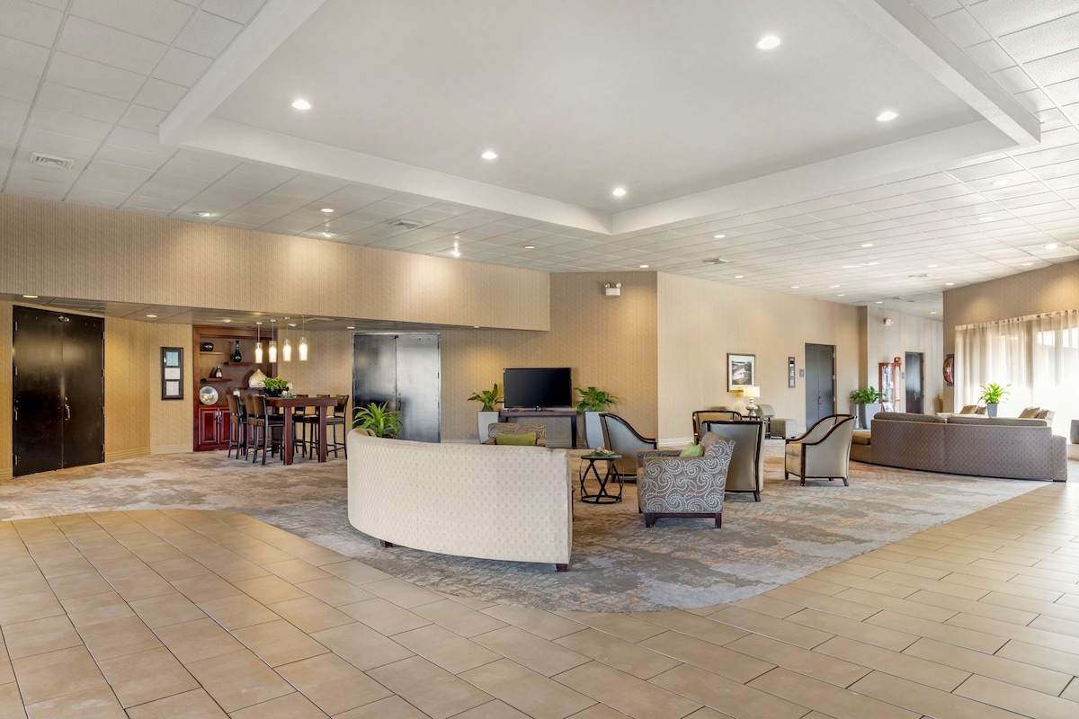 Best Western Plus Madison Huntsville Hotel - Photo 1