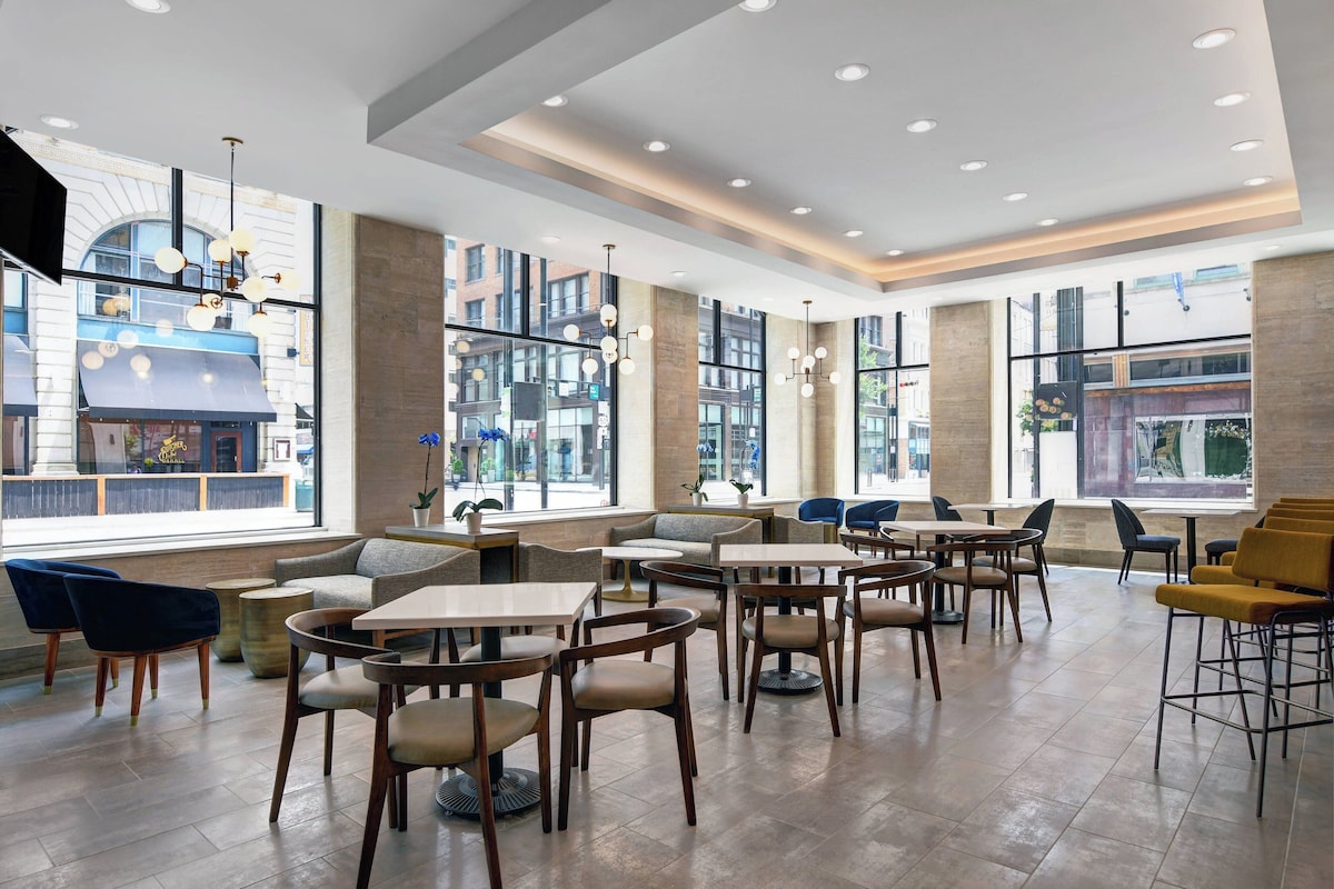 TownePlace Suites by Marriott Cincinnati Downtown - Photo 1