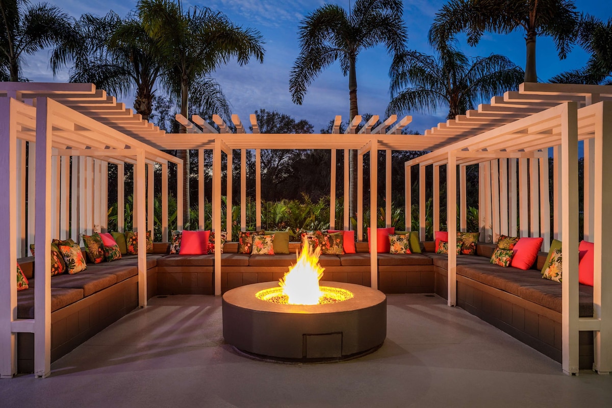 DoubleTree by Hilton Sarasota Bradenton Airport - Photo 1