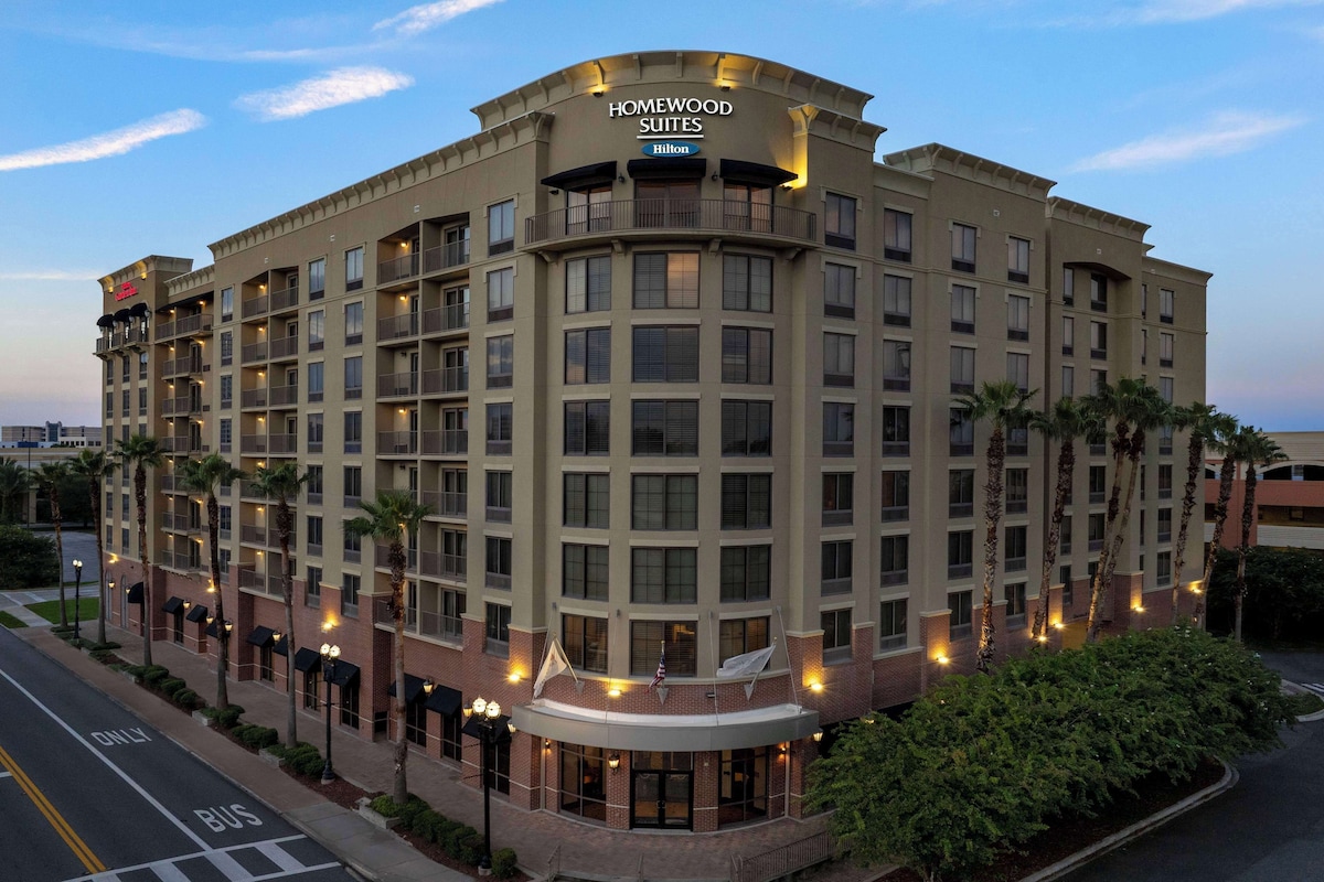 Homewood Suites by Hilton Jacksonville Downtown-Southbank - Photo 1