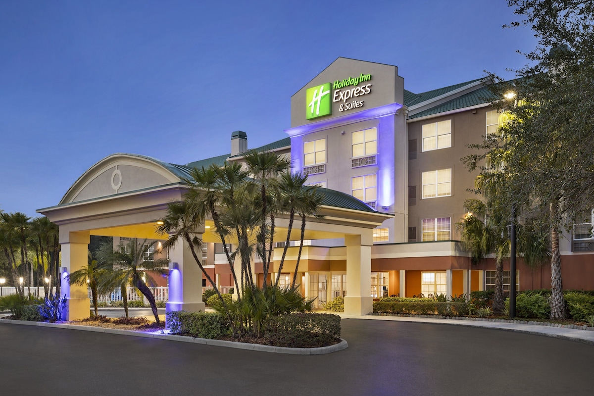 Holiday Inn Express & Suites Sarasota East - I-75 by IHG - Photo 1