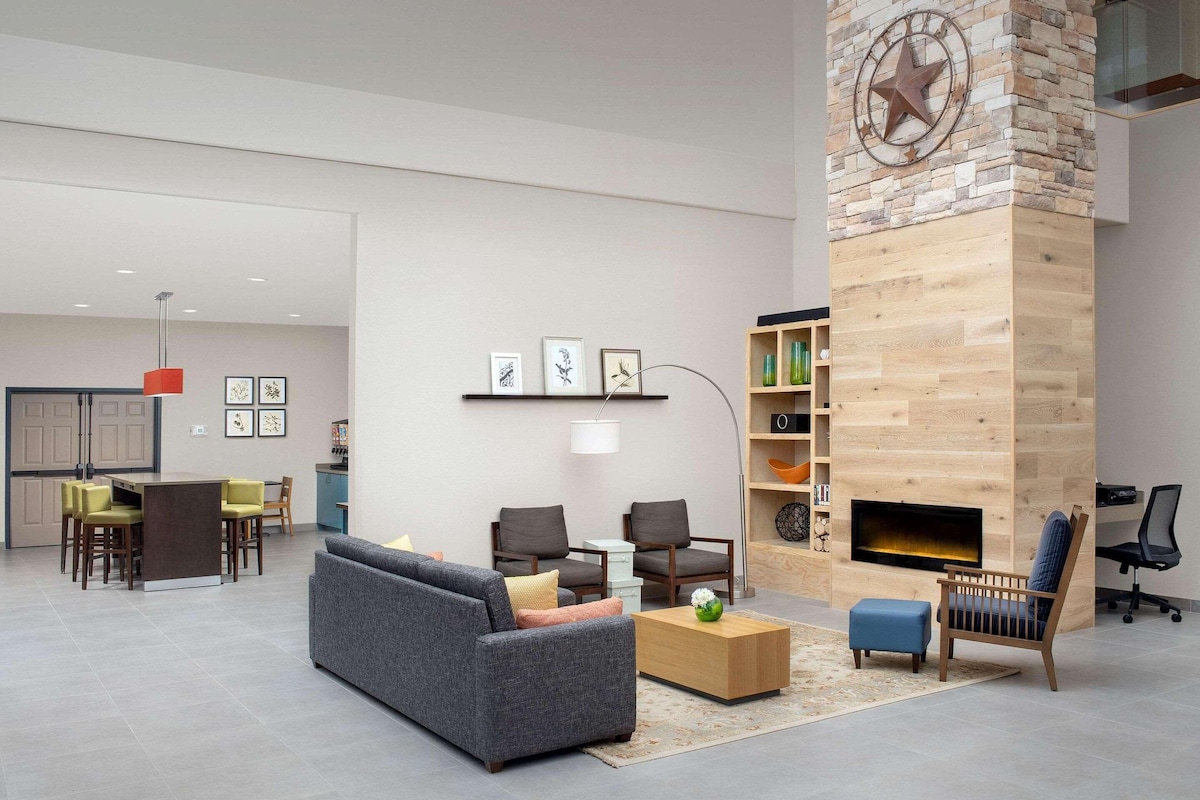 Country Inn & Suites by Radisson, Houston Intercontinental Airport East, TX - Photo 1