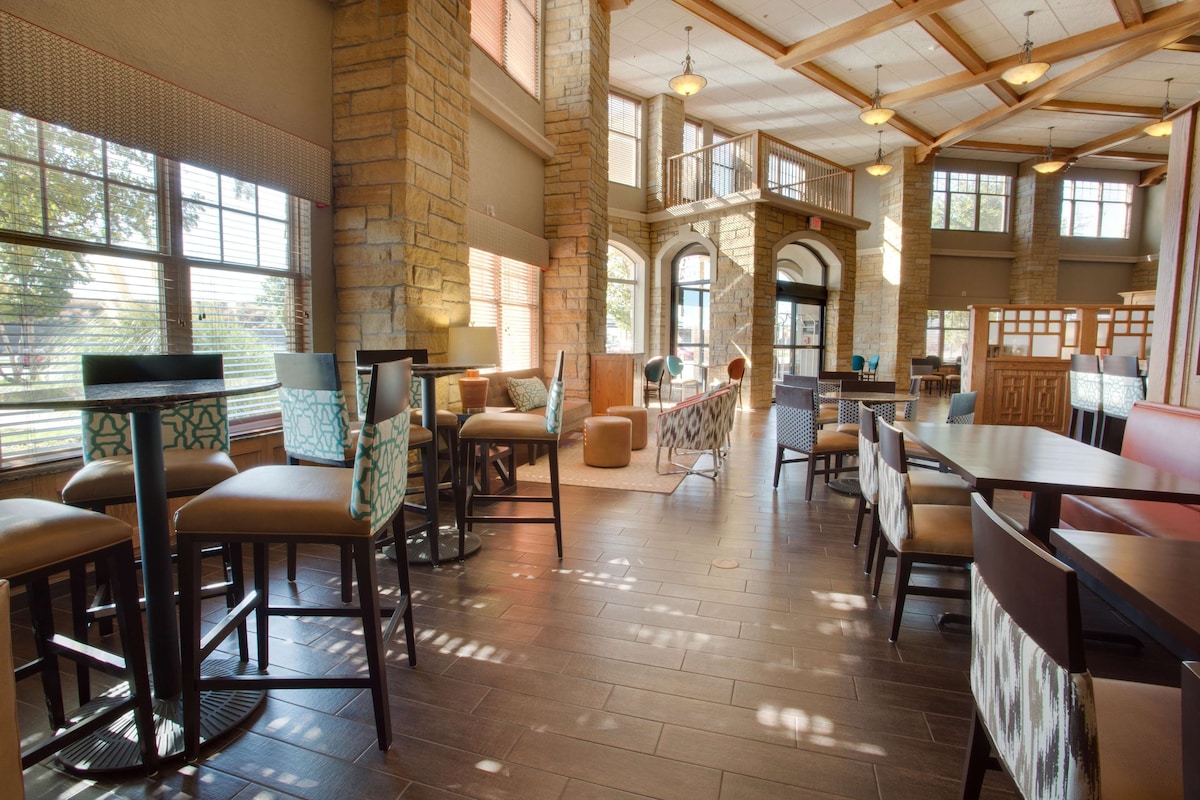 Drury Inn & Suites Amarillo - Photo 1