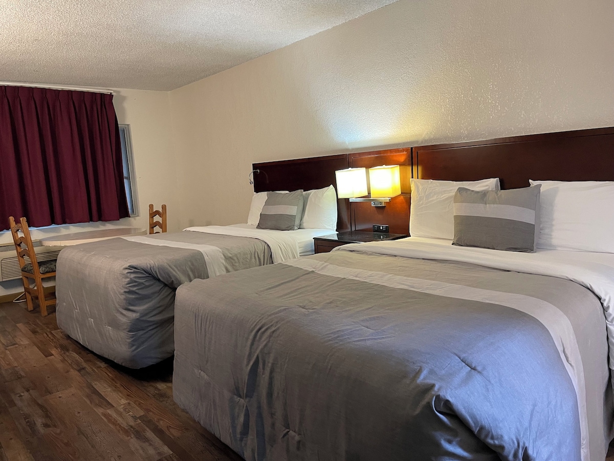 Travelers Beach Inn - Photo 1