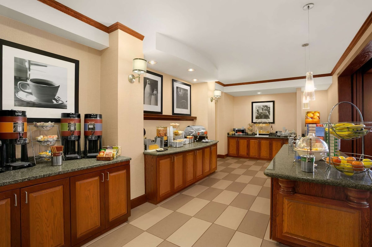 Hampton Inn Athens - Photo 1