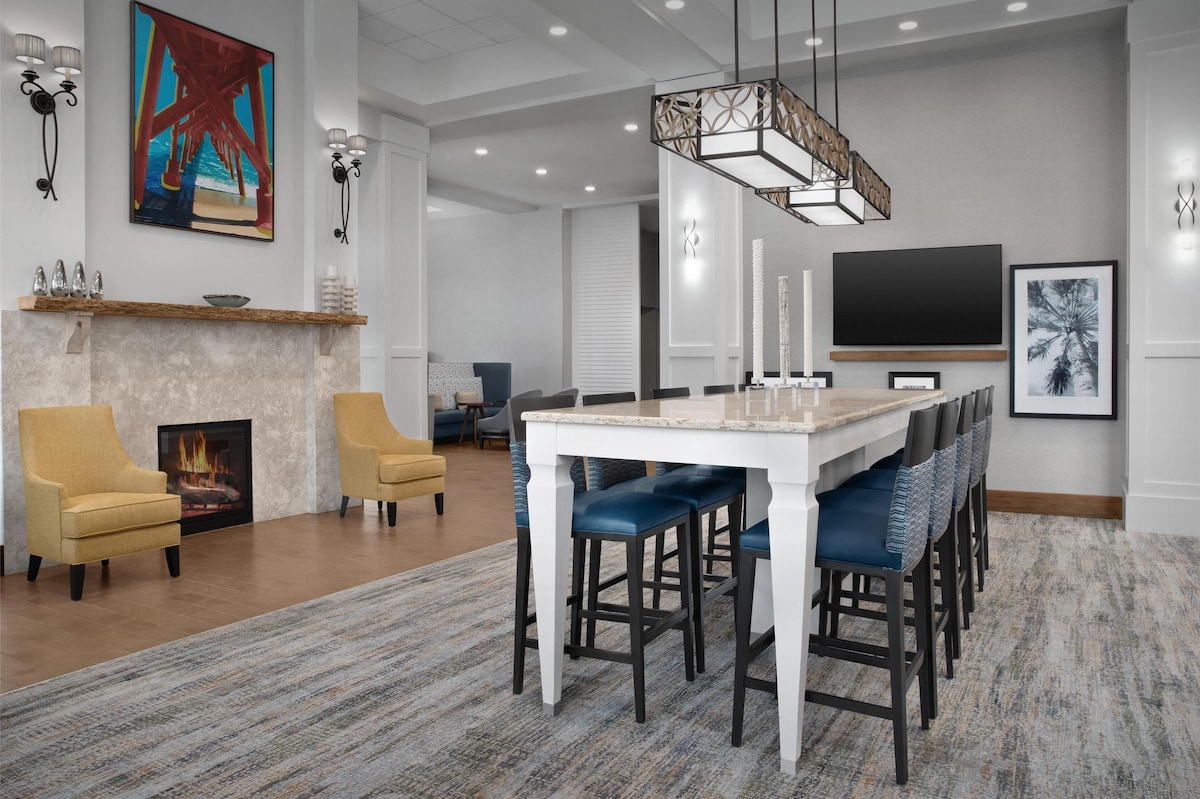 Hampton Inn & Suites Vero Beach Downtown - Photo 1