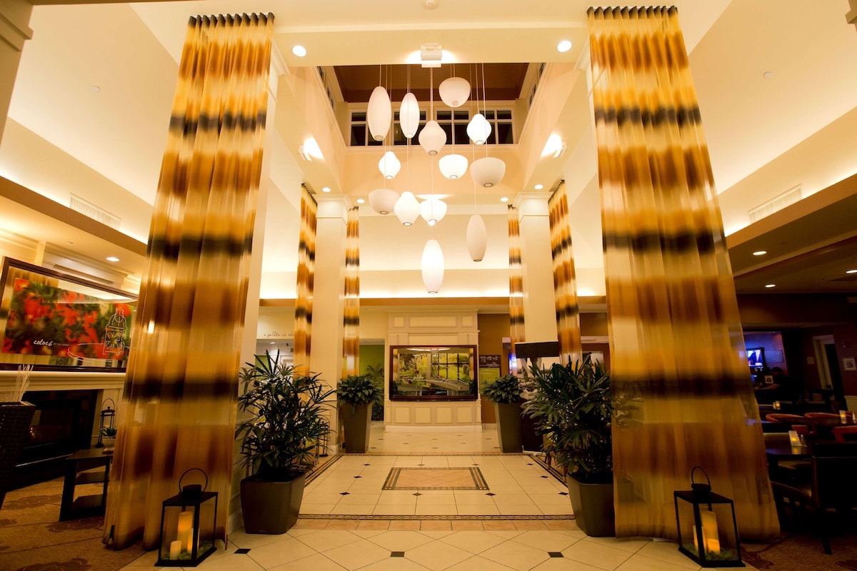 Hilton Garden Inn Oxnard/Camarillo - Photo 1