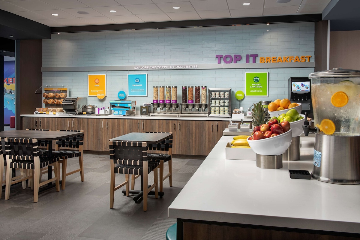 Tru by Hilton Miami West Brickell - Photo 1