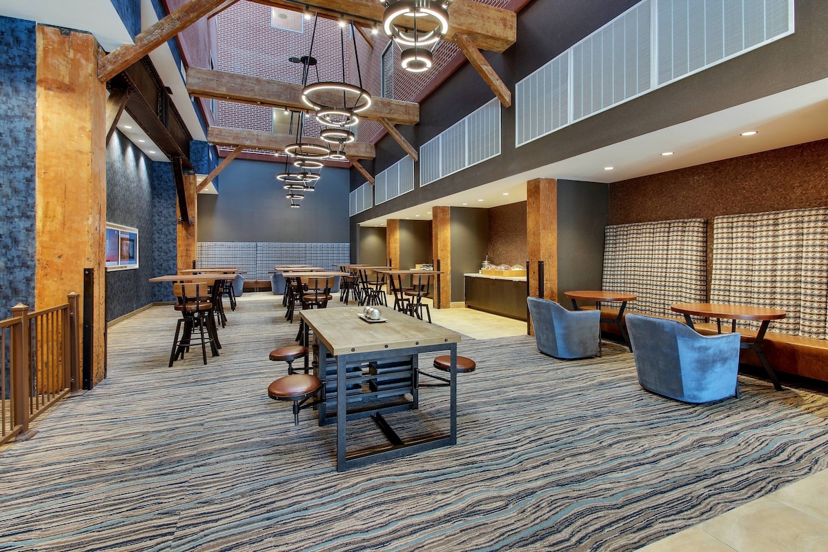 Springhill Suites by Marriott Montgomery Downtown - Photo 1
