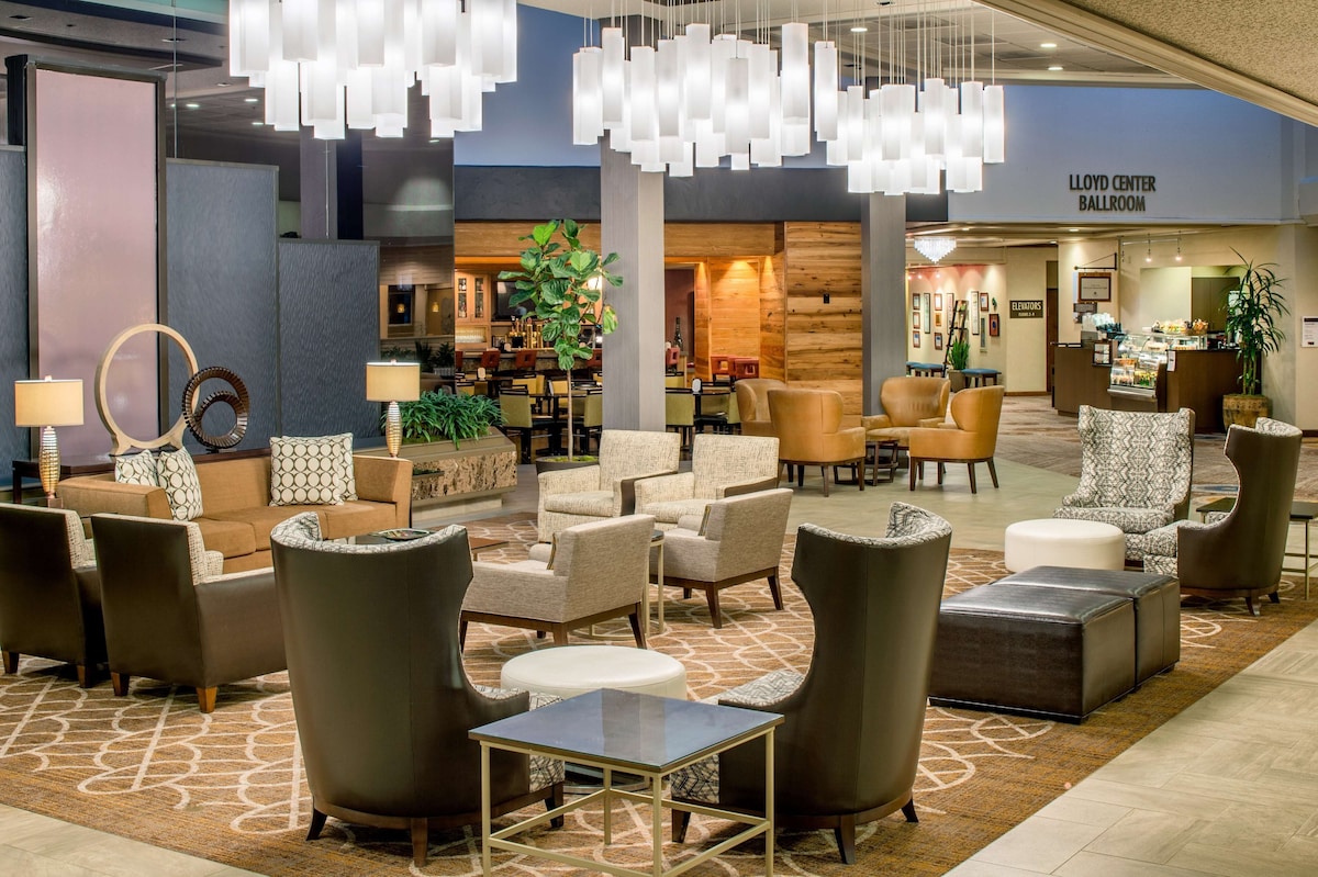 Doubletree By Hilton Hotel Portland - Photo 1