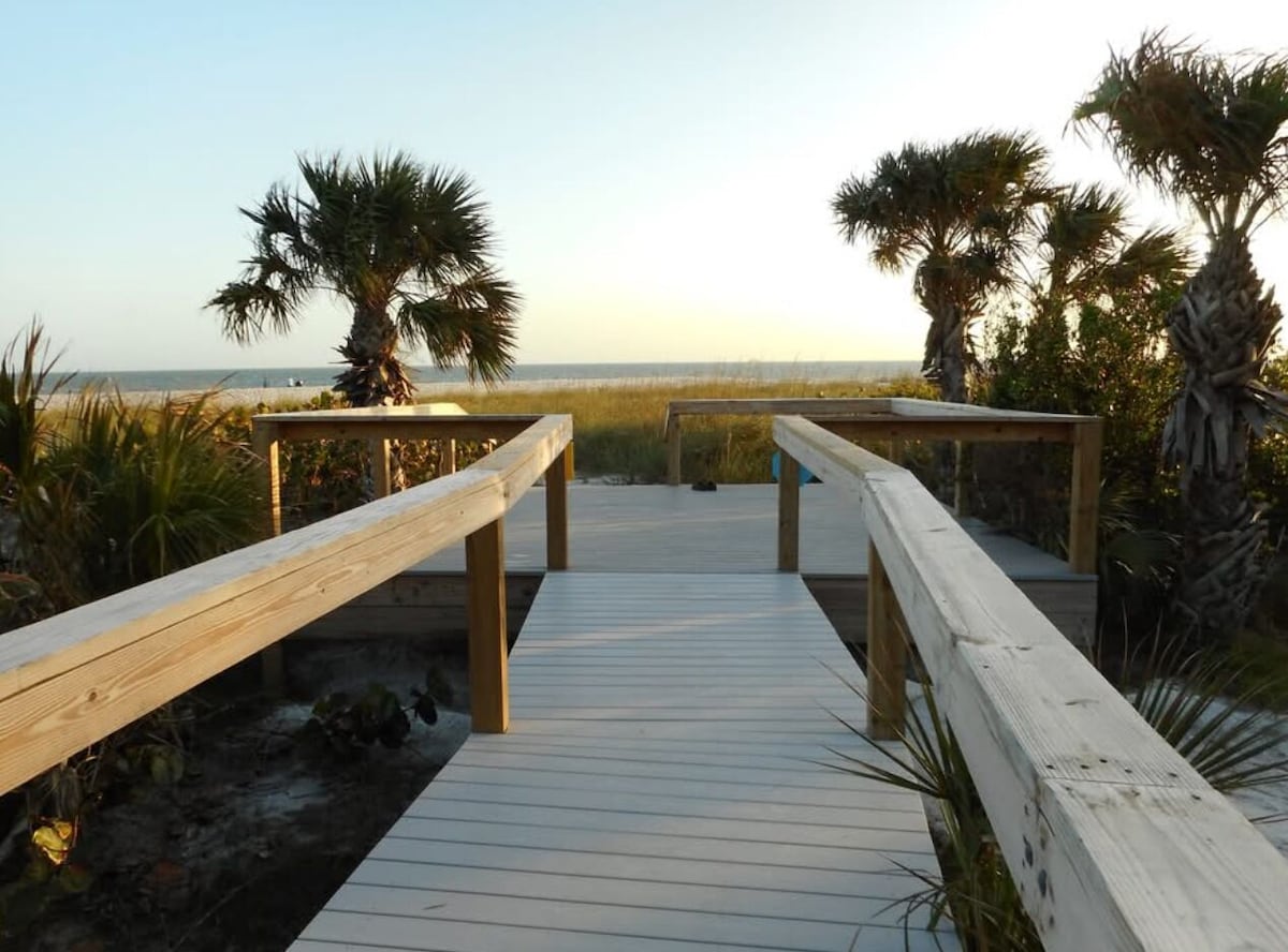 Shell Island Beach Club - Photo 1