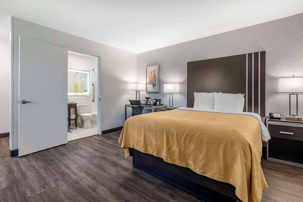 Quality Inn - Burbank Airport - Photo 1