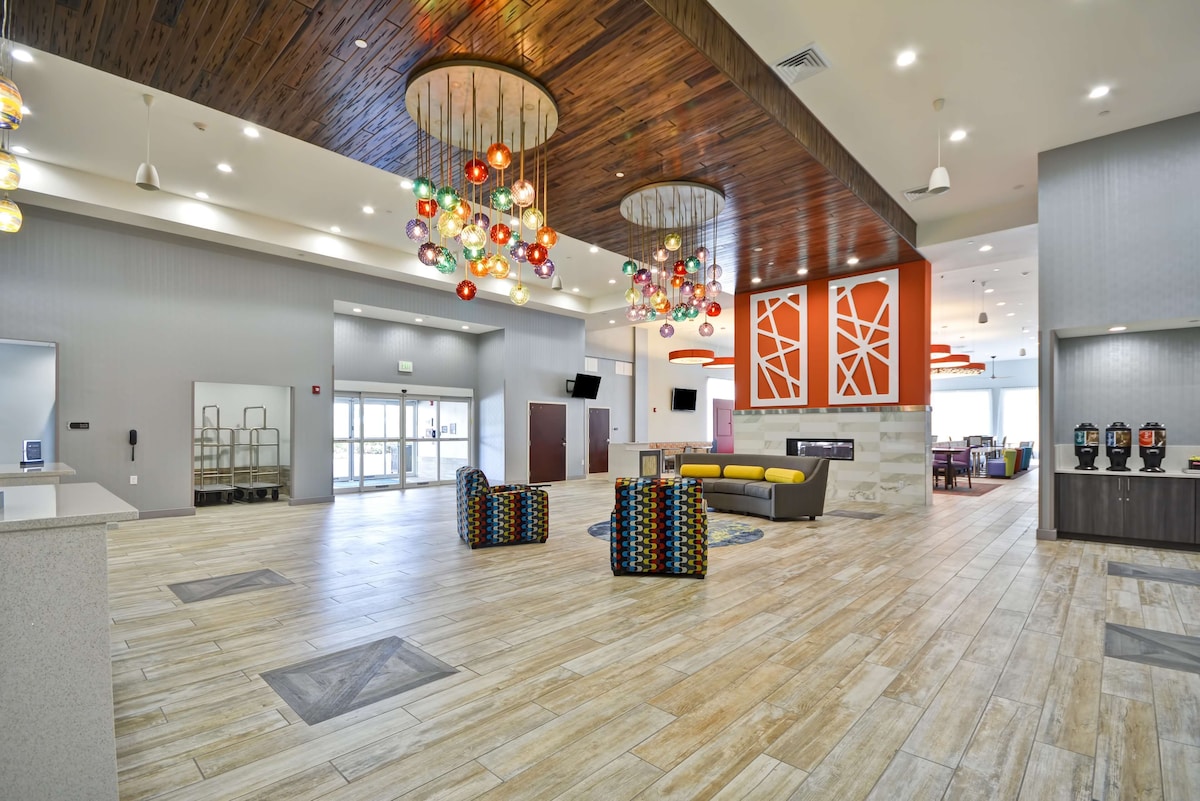 Homewood Suites by Hilton Orlando Theme Parks - Photo 1