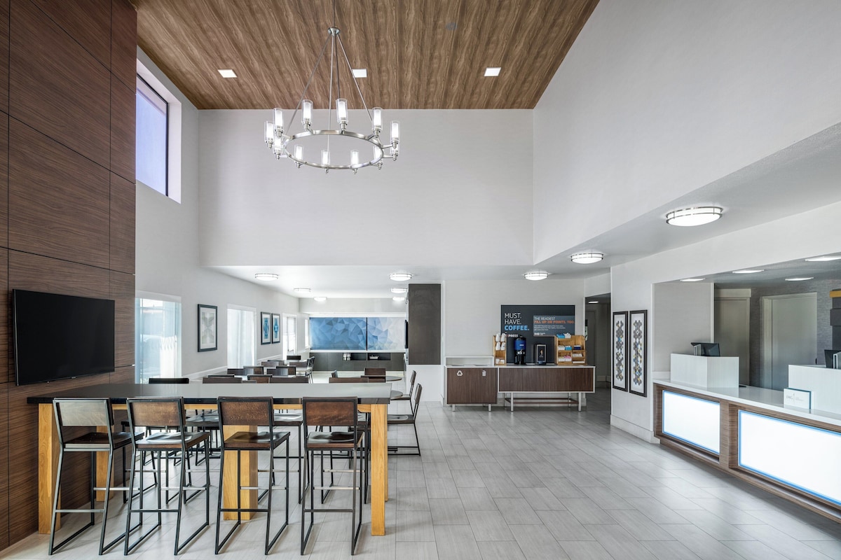 Holiday Inn Express San Diego-Sea World Area by IHG - Photo 1