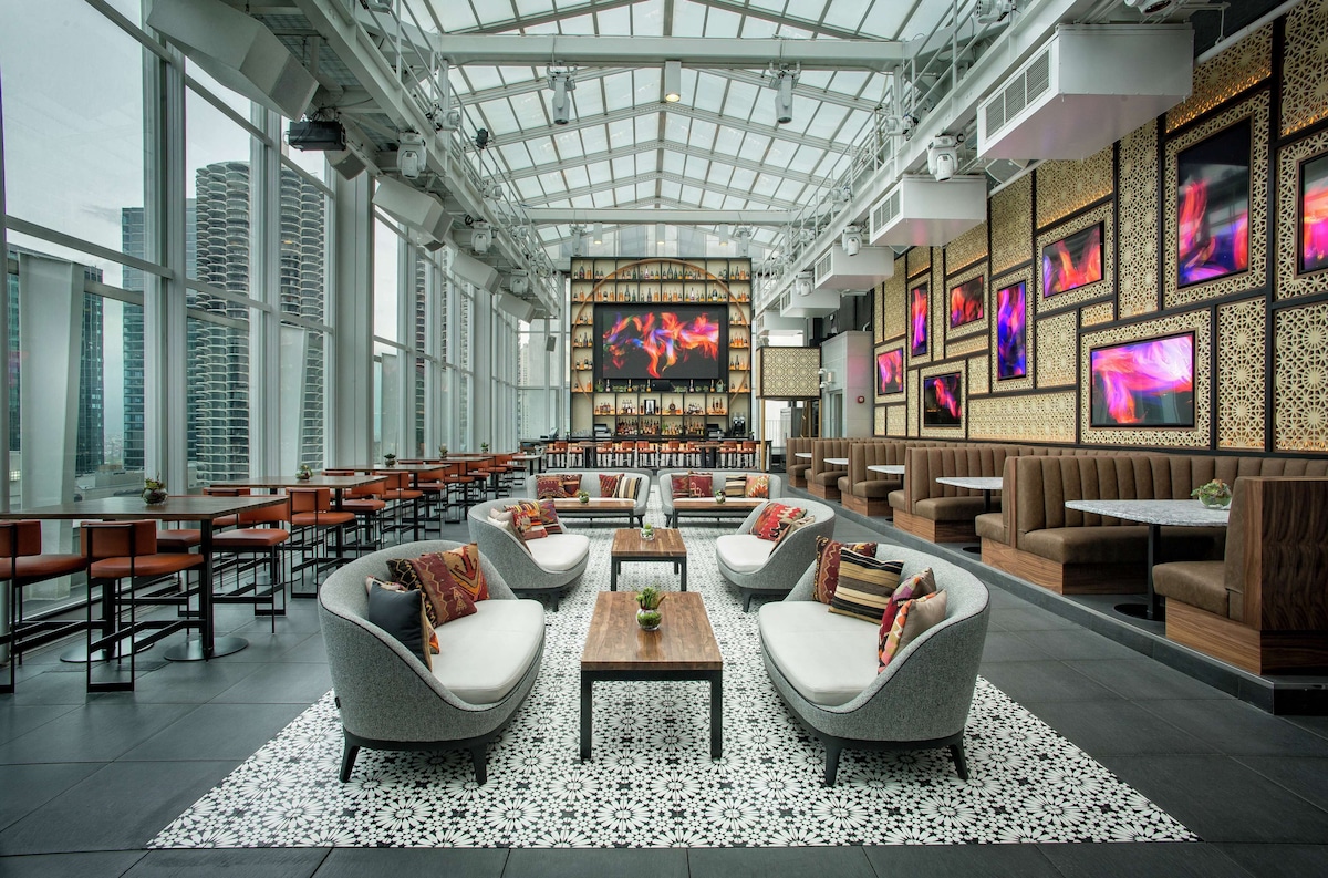 theWit Chicago, a Hilton Hotel - Photo 1