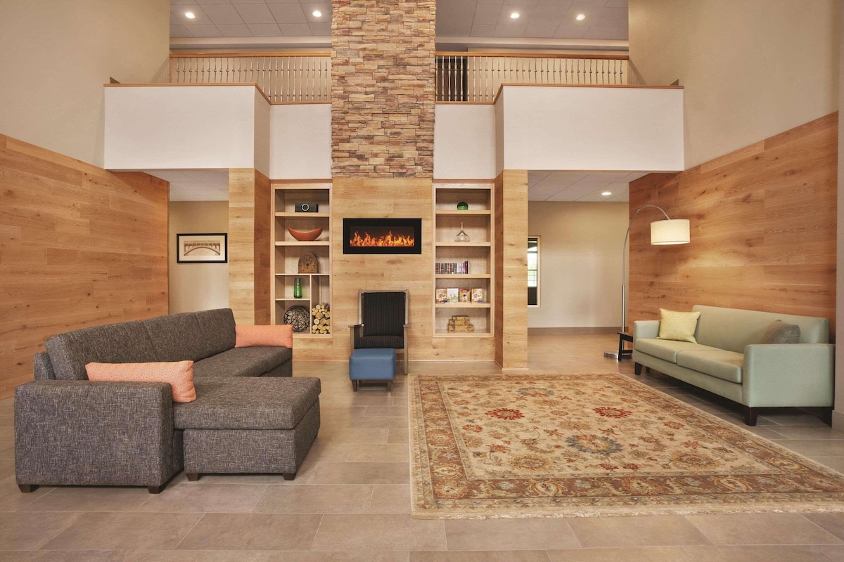 Country Inn & Suites by Radisson, Bowling Green, KY - Photo 1