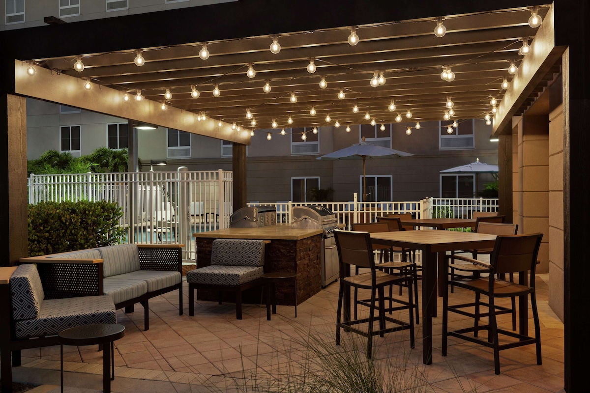 Homewood Suites by Hilton Fort Myers Airport/FGCU - Photo 1