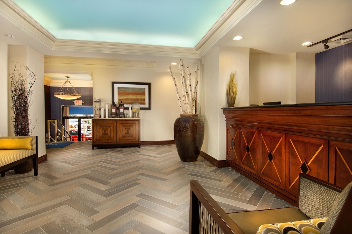Comfort Inn Downtown DC/Convention Center - Photo 1
