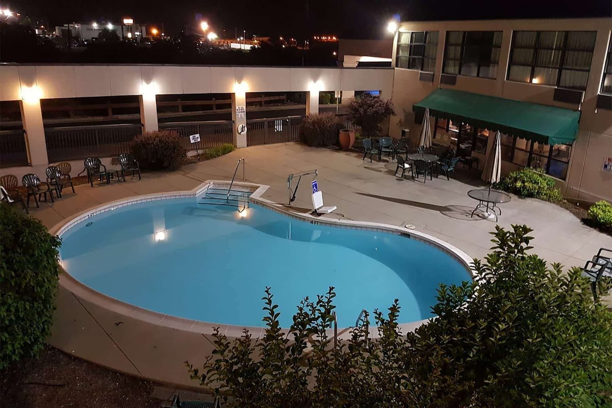 Travelodge by Wyndham Roanoke - Photo 1