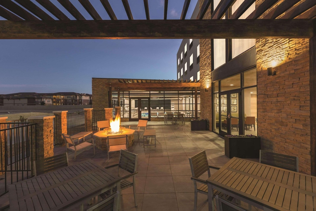 Country Inn & Suites by Radisson, Lubbock Southwest, TX - Photo 1