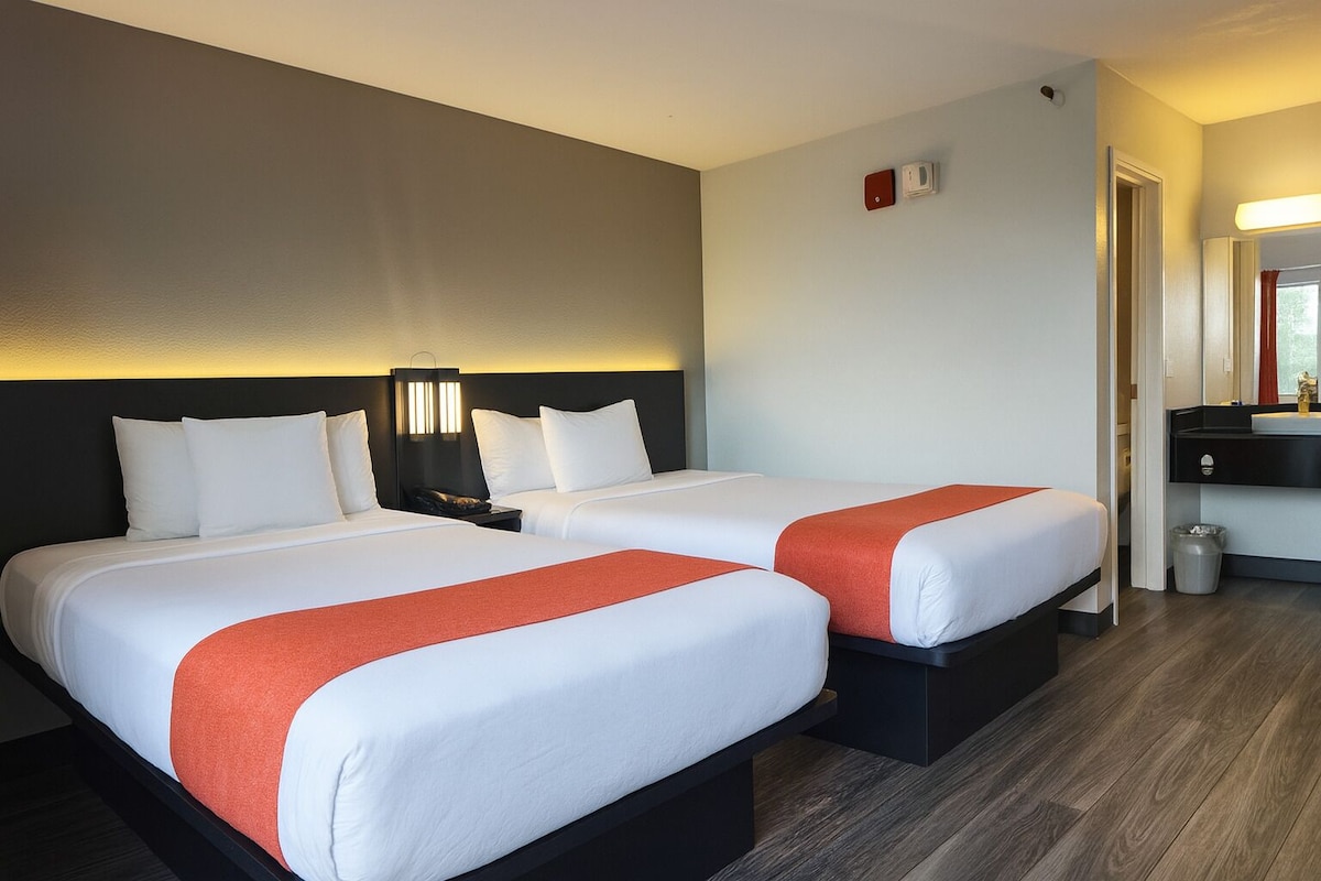 Motel 6 - Roseville, MN - Minneapolis North - Photo 1