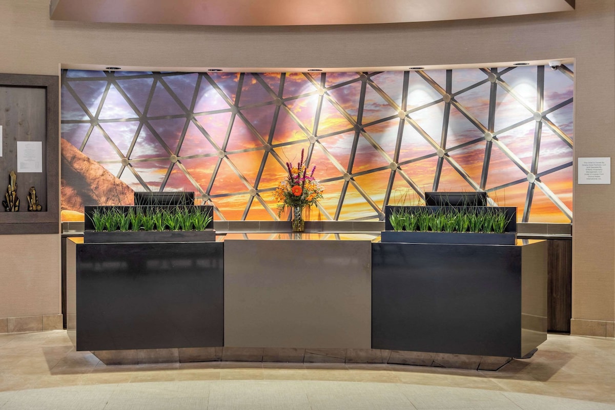 Cambria Hotel Omaha Downtown - Photo 1